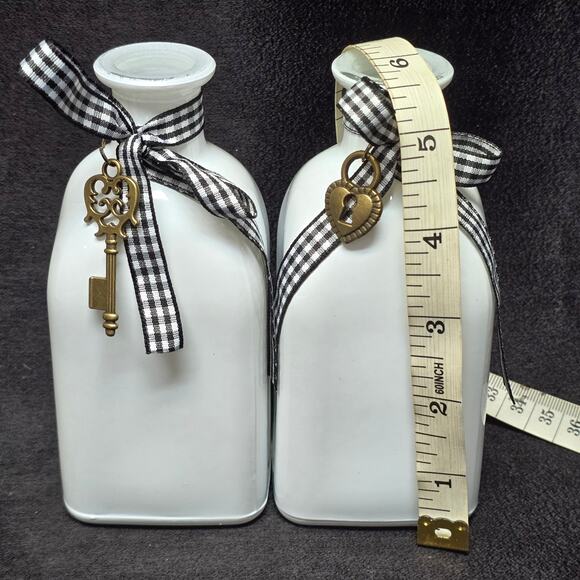 Country Mini Bud Vase Bottle Checkered Ribbon with Key & Heart Charms - Picture 7 of 8